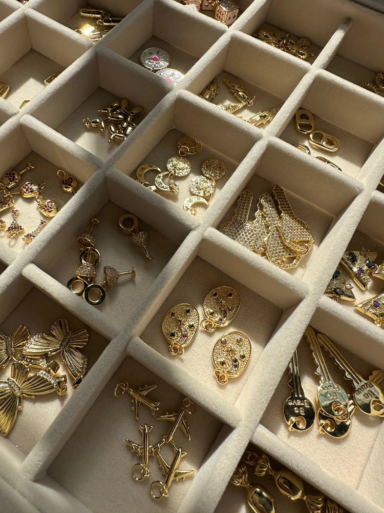 CHARM BAR