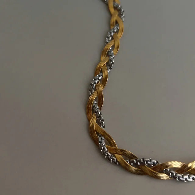 TWIST & TIDE NECKLACE