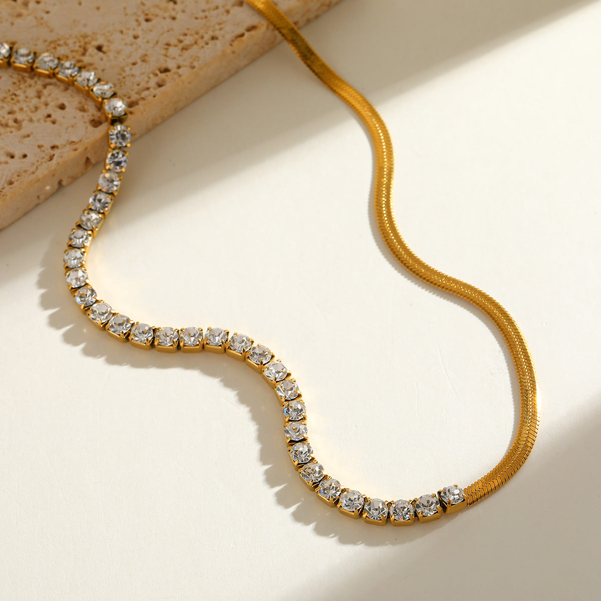 LUSTRE NECKLACE