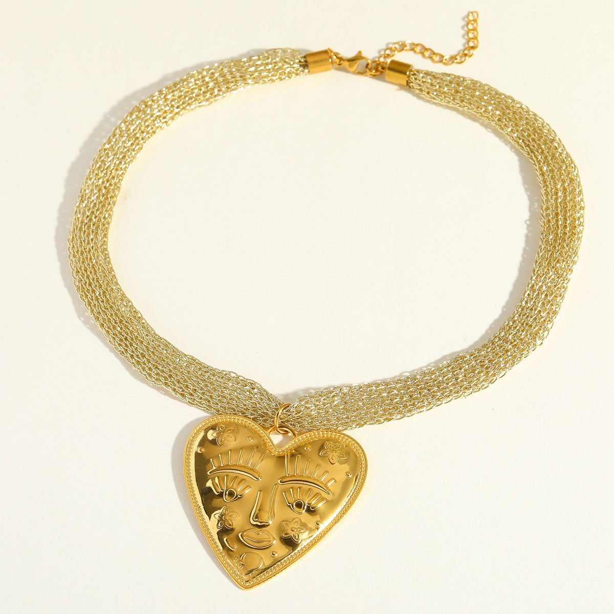GOLDEN HEART NECKLACE