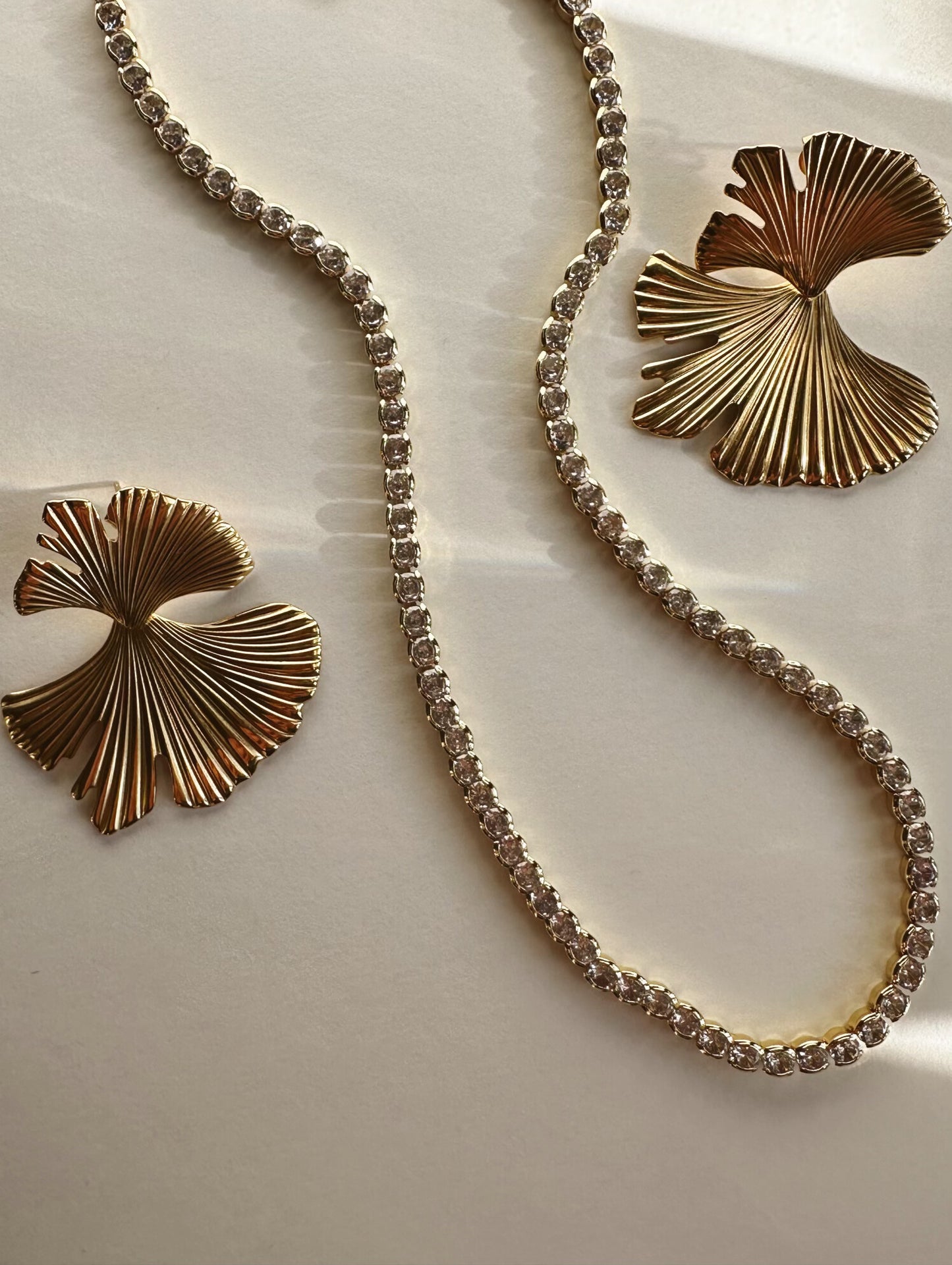 AVERY TENNIS NECKLACE