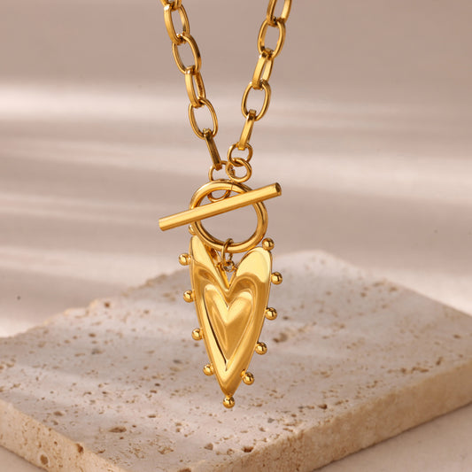 AMORA NECKLACE