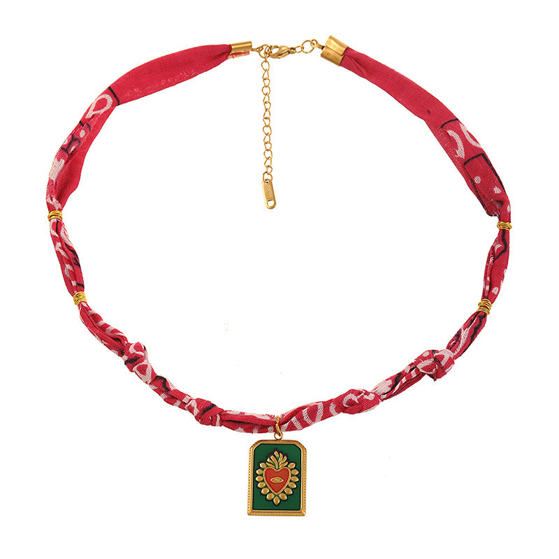 LUCKY KNOT BANDANA CHARM NECKLACE